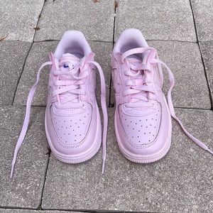 Very gently used pink Nike shoes size 11c